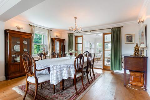 3 Chartwell Place, Shrewton, Salisbury, SP3 4FU