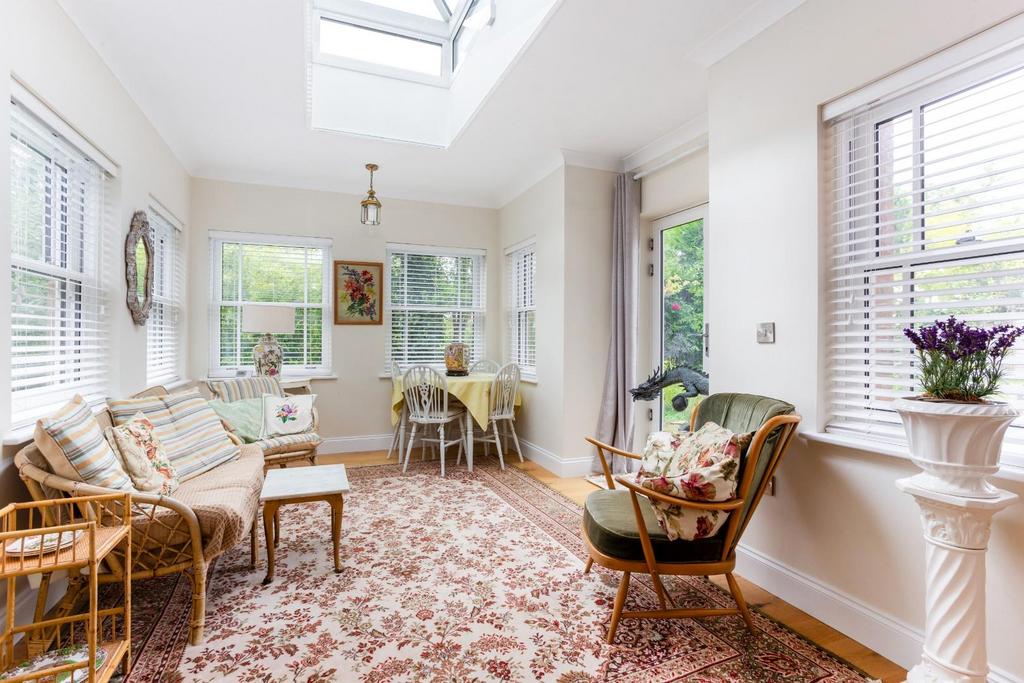 72555 3-Chartwell-Place-Shrewton-Salisbury (13).jp
