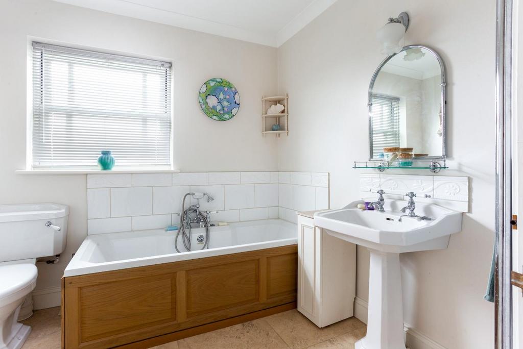 72555 3-Chartwell-Place-Shrewton-Salisbury (29).jp