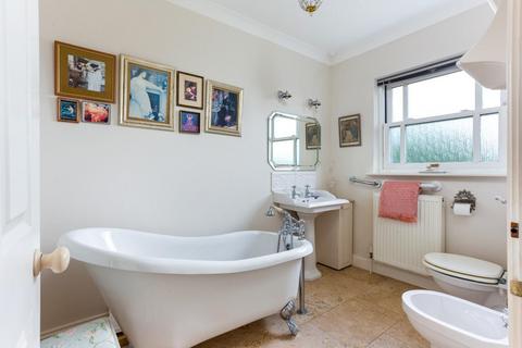 3 Chartwell Place, Shrewton, Salisbury, SP3 4FU