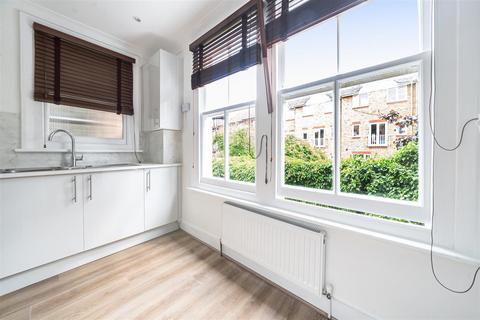 2 bedroom flat to rent, High Street, Kingston Upon Thames KT1