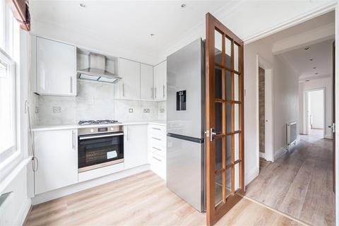 2 bedroom flat to rent, High Street, Kingston Upon Thames KT1