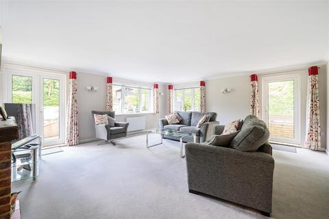 5 bedroom chalet for sale, Pebble Close, Tadworth