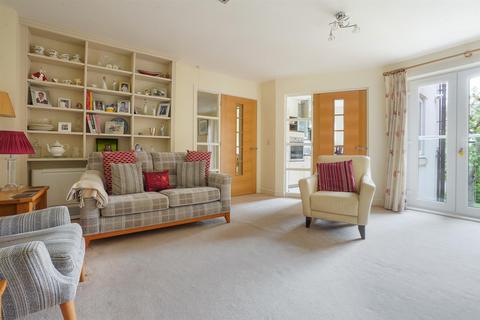 2 bedroom retirement property for sale, Main Street, Tiddington, Stratford-Upon-Avon