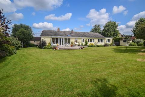 4 bedroom detached bungalow for sale, Common Road, Malmesbury