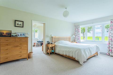 Grafton Heights Common Road, Malmesbury, SN16 0HN
