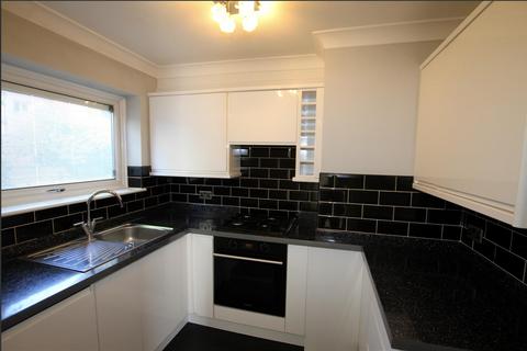 2 bedroom flat for sale, Crescent Road, Leigh-On-Sea