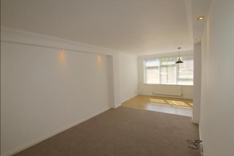 2 bedroom flat for sale, Crescent Road, Leigh-On-Sea