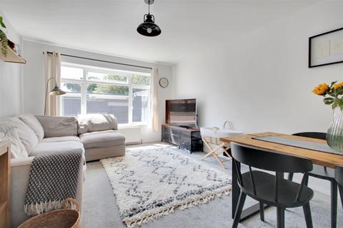 2 bedroom flat for sale, South Street, Tarring, Worthing