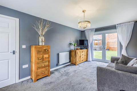 3 bedroom detached house for sale, Strawberry Place, Pershore