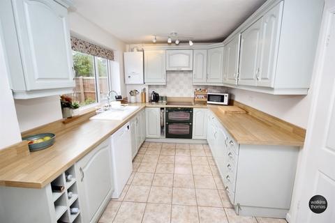 4 bedroom detached house for sale, Queenswood Drive, Hampton Dene, Hereford, HR1