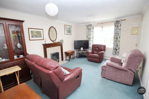 2 bedroom semi-detached bungalow for sale, Kings Crescent, College Estate, Hereford, HR1