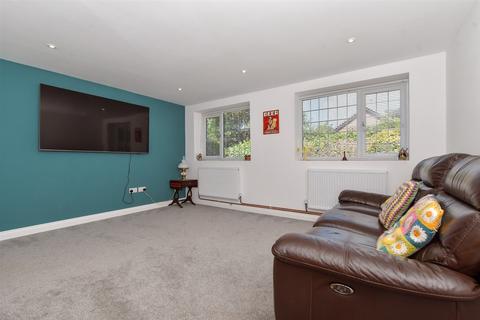 7 Campbell Close, Herne Bay, CT6 6UJ