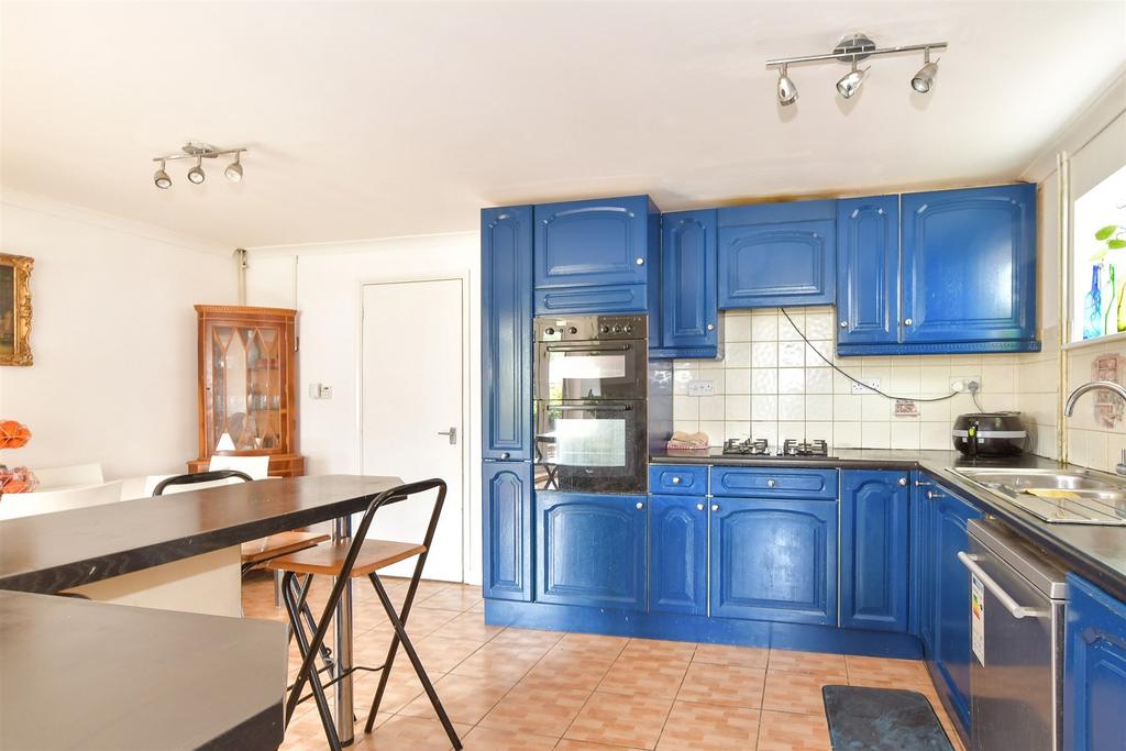 Kitchen/Dining Area