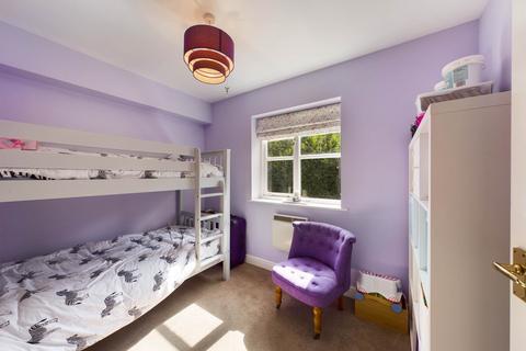 2 bedroom flat for sale, Whitehead Way, Aylesbury HP21