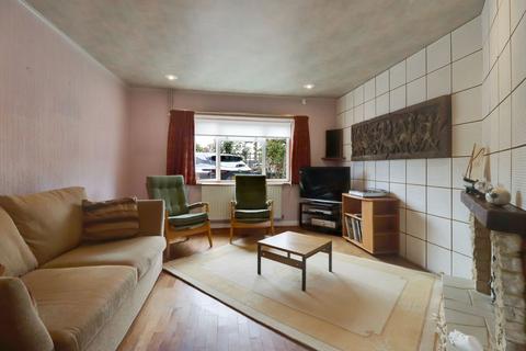 28 Spring Gardens, West Molesey, KT8 2JA