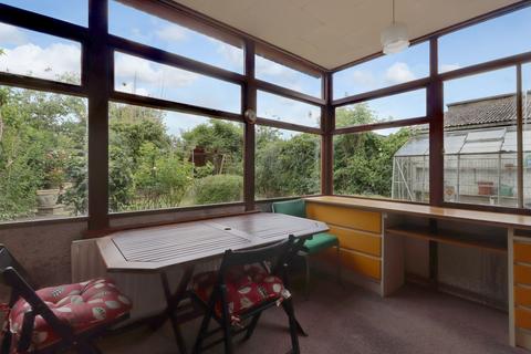28 Spring Gardens, West Molesey, KT8 2JA