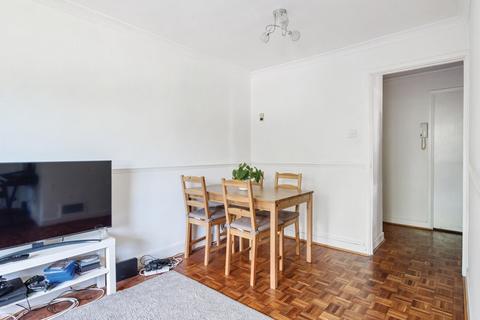 25 The Priory, Croydon, CR0 4NT