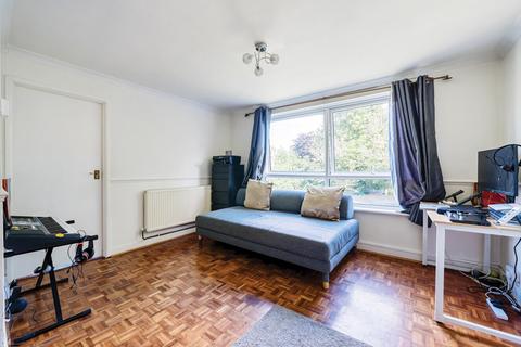 25 The Priory, Croydon, CR0 4NT