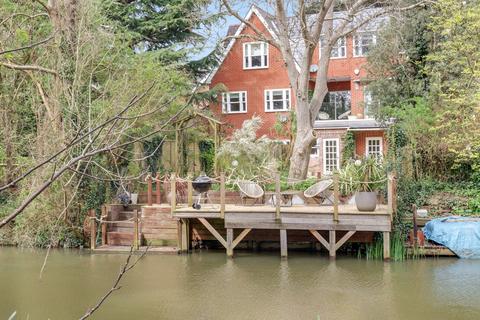 Cleves, 21 Matham Road, East Molesey, KT8 0SX