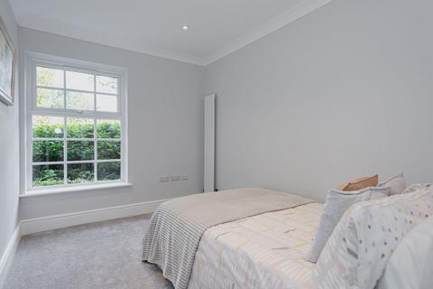 3 bedroom apartment for sale, Molesey Park Road, Spencer Park Molesey Park Road, KT8