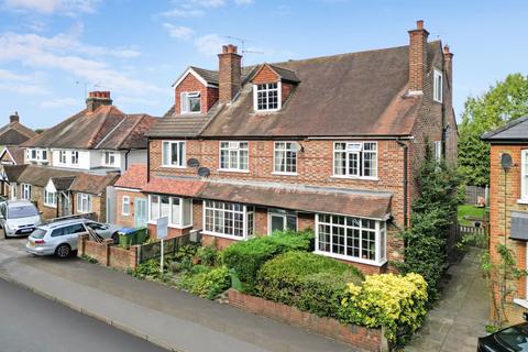 57 Common Road, Claygate, Esher, KT10 0HU