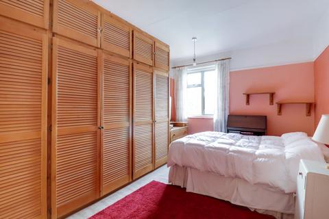 57 Common Road, Claygate, Esher, KT10 0HU