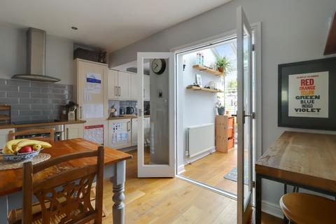 2 bedroom terraced house for sale, School Road, East Molesey, KT8