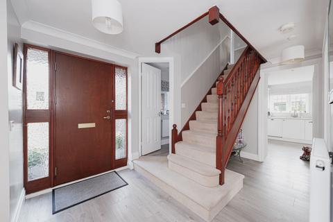 12 Rivermead, East Molesey, KT8 9AZ