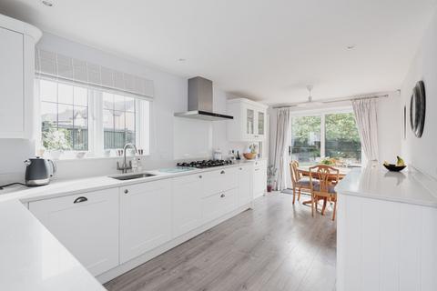 12 Rivermead, East Molesey, KT8 9AZ
