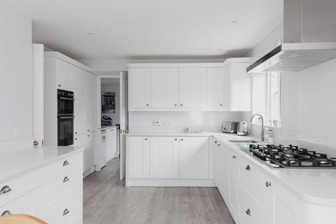 12 Rivermead, East Molesey, KT8 9AZ