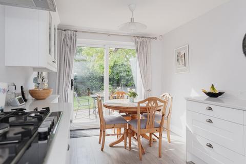 12 Rivermead, East Molesey, KT8 9AZ