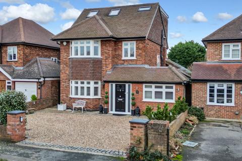 13 Southfields, East Molesey, KT8 0BP