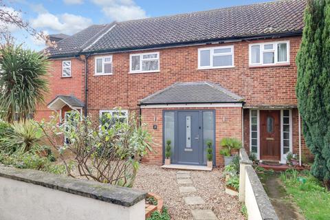 3 bedroom terraced house for sale, The Causeway, Chessington, KT9