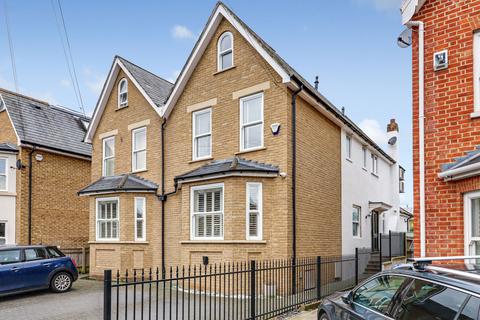 32 Pemberton Road, East Molesey, KT8 9LH