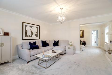 32 Pemberton Road, East Molesey, KT8 9LH