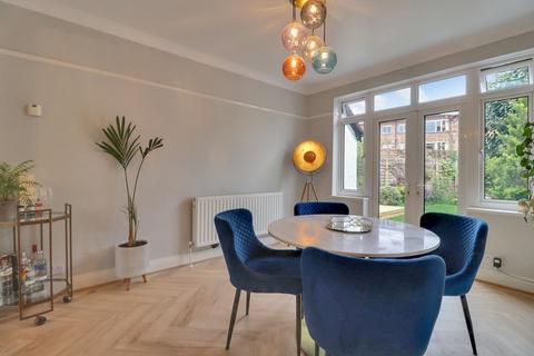 3 Cedar Road, East Molesey, KT8 9HP