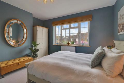 3 Cedar Road, East Molesey, KT8 9HP