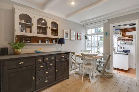 29 Dennis Road, East Molesey, KT8 9EE