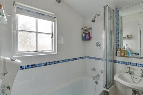 29 Dennis Road, East Molesey, KT8 9EE