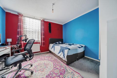 24 Marshall Path, London, SE28 8DX