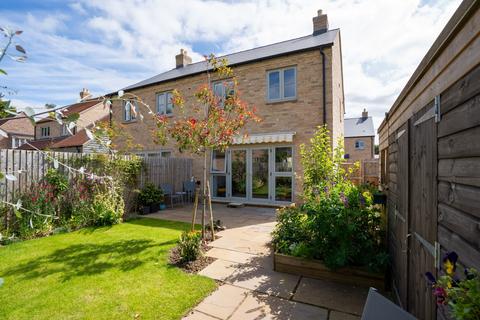11 The Mazles, Comberton, Cambridge, CB23 7FA