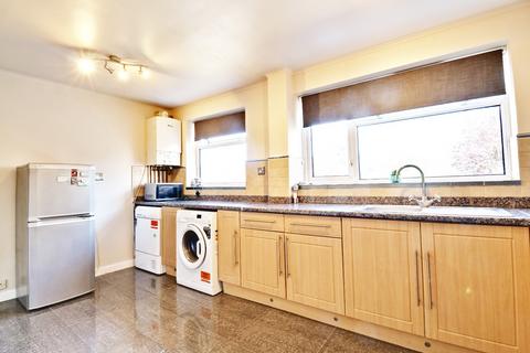 2 bedroom maisonette to rent, Farnaby Road, Bromley BR1