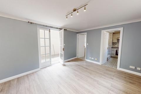 Studio to rent, Russel Mews, Brighton, BN1