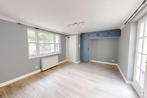 Studio to rent, Russel Mews, Brighton, BN1