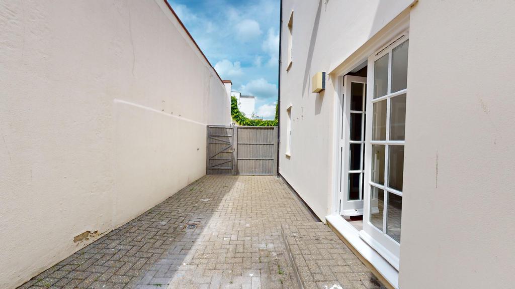 Apartment in Brighton - View 5