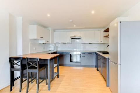 2 bedroom flat to rent, West Street, Brighton BN1