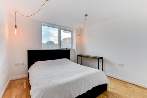 2 bedroom flat to rent, West Street, Brighton BN1
