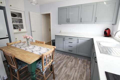 3 Middle Leigh, Street, BA16 0LA