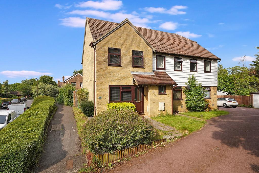 Pyrus Close, Walderslade Woods, ME5 2 bed end of terrace house for sale
